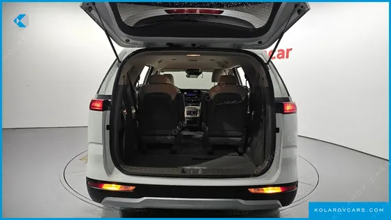 KIA CARNIVAL DIESEL 9-SEATER PRESTIGE