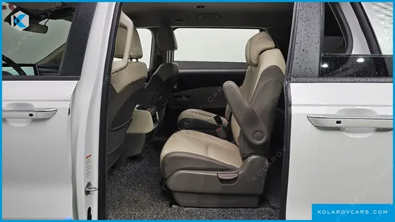 KIA CARNIVAL DIESEL 9-SEATER PRESTIGE