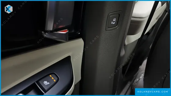 KIA CARNIVAL DIESEL 9-SEATER PRESTIGE
