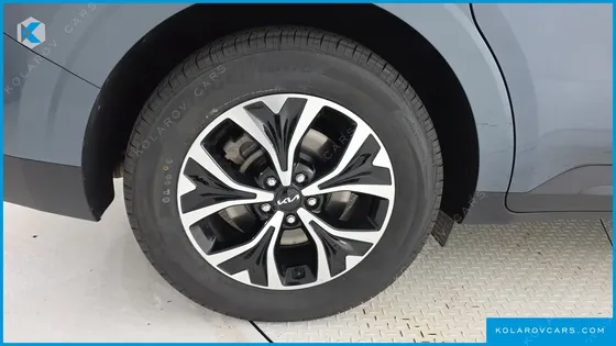 KIA CARNIVAL DIESEL 9-SEATER PRESTIGE