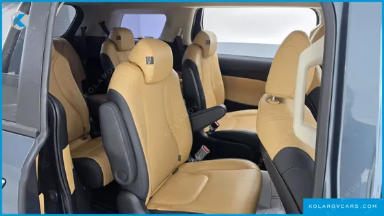 KIA CARNIVAL DIESEL 9-SEATER PRESTIGE