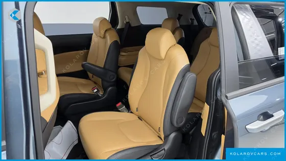 KIA CARNIVAL DIESEL 9-SEATER PRESTIGE