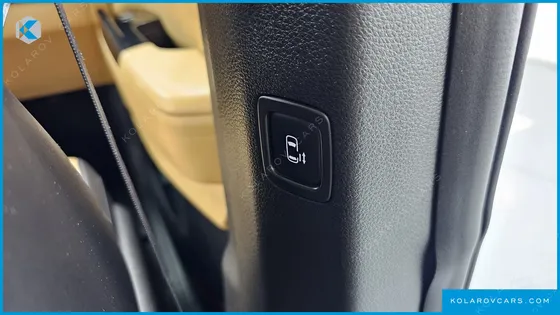 KIA CARNIVAL DIESEL 9-SEATER PRESTIGE
