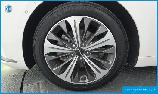 KIA K8 SIGNATURE