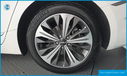 KIA K8 SIGNATURE