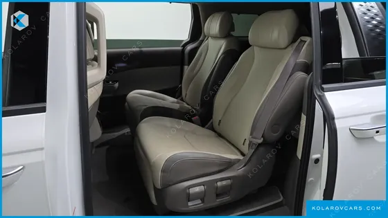 KIA CARNIVAL GASOLINE 7-SEATER SIGNATURE
