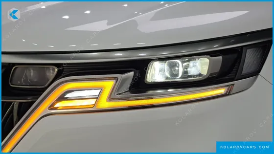 KIA CARNIVAL GASOLINE 7-SEATER SIGNATURE