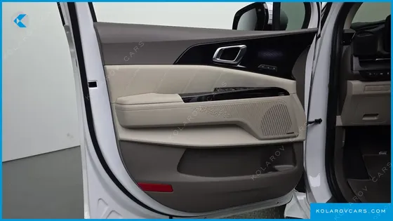 KIA CARNIVAL GASOLINE 7-SEATER SIGNATURE