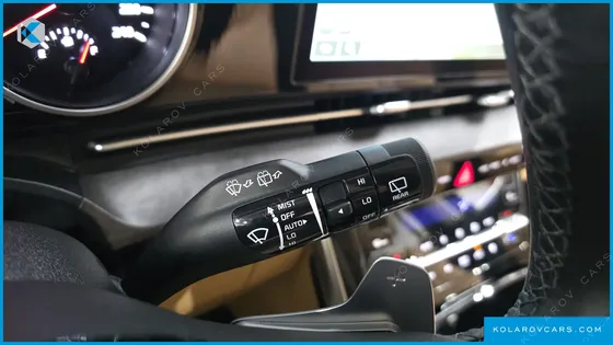 KIA CARNIVAL DIESEL 9-SEATER NOBLESSE