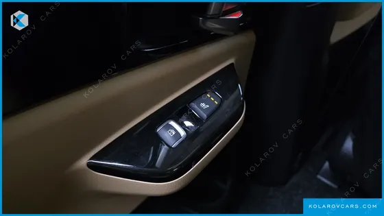 KIA CARNIVAL DIESEL 9-SEATER NOBLESSE