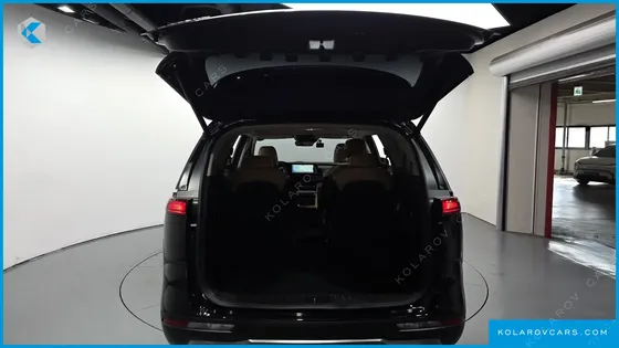 KIA CARNIVAL DIESEL 9-SEATER NOBLESSE