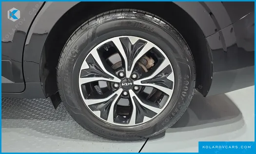 KIA CARNIVAL DIESEL 9-SEATER NOBLESSE