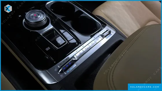 KIA CARNIVAL DIESEL 9-SEATER NOBLESSE