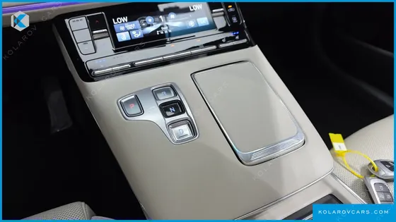 HYUNDAI GRANDEUR LE BLANC