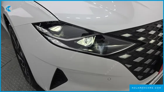 HYUNDAI GRANDEUR LE BLANC