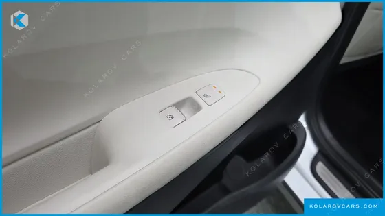 HYUNDAI GRANDEUR LE BLANC