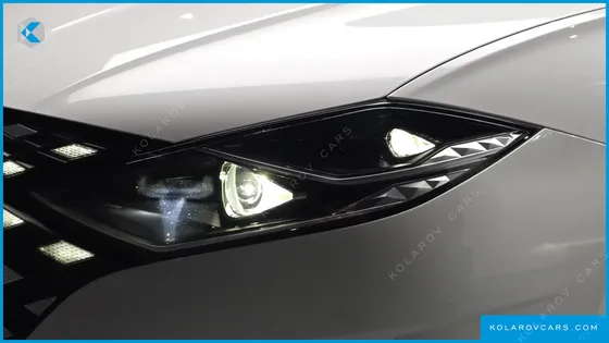HYUNDAI GRANDEUR LE BLANC