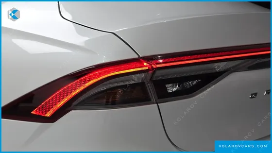 HYUNDAI GRANDEUR LE BLANC