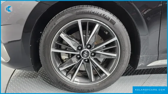 HYUNDAI GRANDEUR 3.3