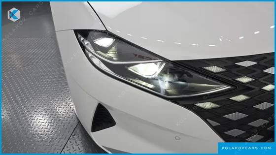 HYUNDAI GRANDEUR LE BLANC