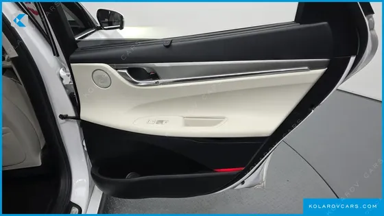 HYUNDAI GRANDEUR LE BLANC