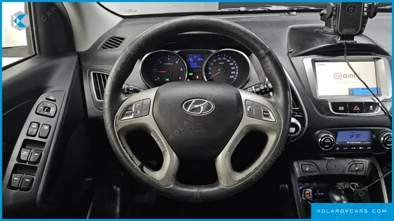 HYUNDAI TUCSON DIESEL 2WD LX20