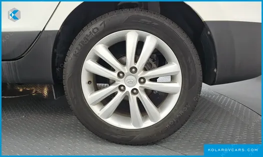 HYUNDAI TUCSON DIESEL 2WD LX20