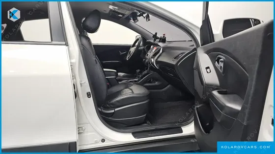 HYUNDAI TUCSON DIESEL 2WD LX20