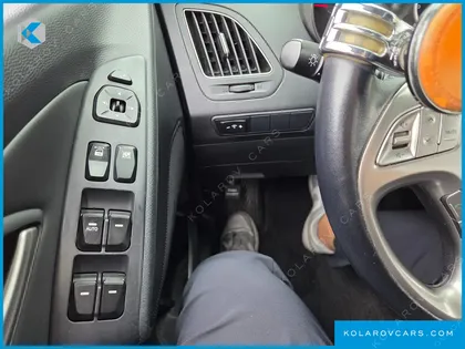 HYUNDAI TUCSON DIESEL 2WD LX20