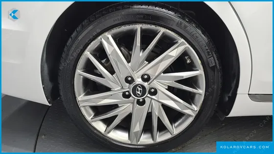 HYUNDAI GRANDEUR 3.3