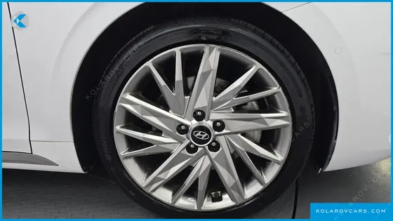 HYUNDAI GRANDEUR 3.3