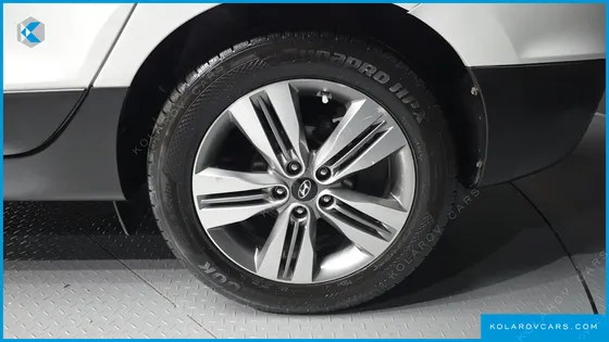 HYUNDAI TUCSON DIESEL(E-VGT) 2WD