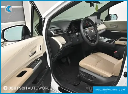 TOYOTA SIENNA 2.5 HYBRID AWD