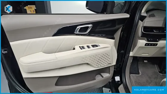 KIA CARNIVAL HEV 7-SEATER HI LIMOUSINE
