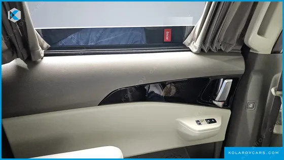 KIA CARNIVAL HEV 7-SEATER HI LIMOUSINE