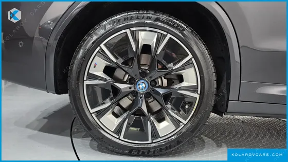 BMW IX3 M SPORTS
