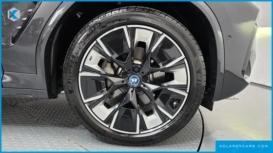 BMW IX3 M SPORTS