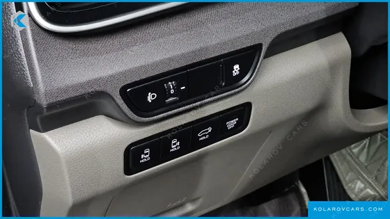 KIA CARNIVAL HEV 9SEATER NOBLESS