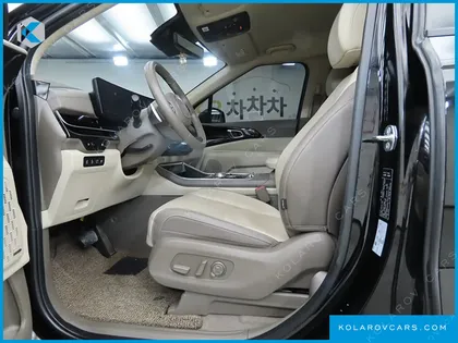 KIA CARNIVAL HEV 9-SEATER HI-LIMOUSINE