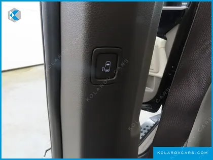 KIA CARNIVAL HEV 9-SEATER HI-LIMOUSINE