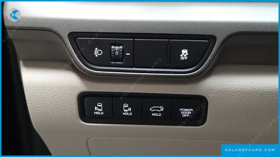 KIA CARNIVAL GASOLINE 9-SEATER NOBLESSE