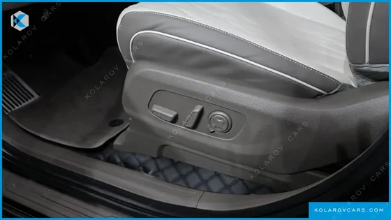 KIA CARNIVAL GASOLINE 9-SEATER SIGNATURE