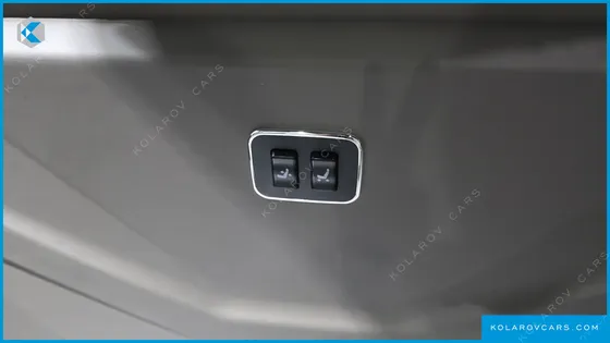 KIA CARNIVAL GASOLINE 9-SEATER SIGNATURE