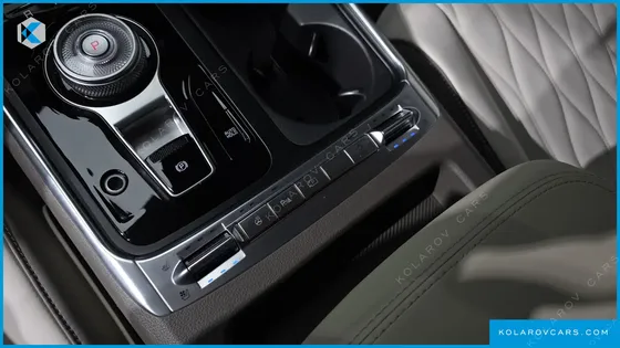 KIA CARNIVAL GASOLINE 9-SEATER SIGNATURE