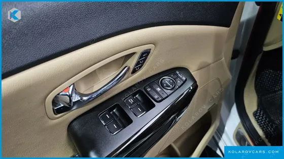 KIA CARNIVAL 9-SEATER NOBLESSE SPECIAL