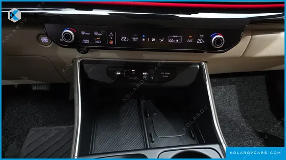 KIA CARNIVAL HEV 9-SEATER HI-LIMOUSINE (SPECIAL VEHICLE)
