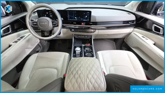 KIA CARNIVAL GASOLINE 9-SEATER HI LIMOUSINE
