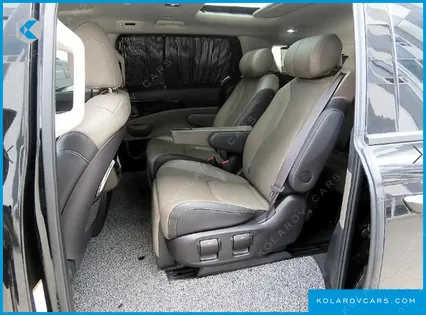 KIA CARNIVAL GASOLINE 7-SEATER SIGNATURE