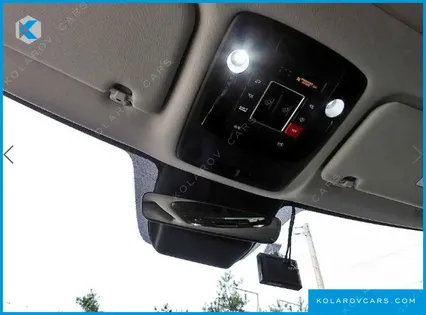 KIA CARNIVAL GASOLINE 7-SEATER SIGNATURE