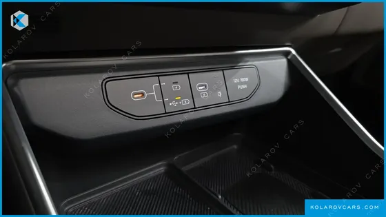 KIA CARNIVAL HEV 9SEATER SIGNATURE